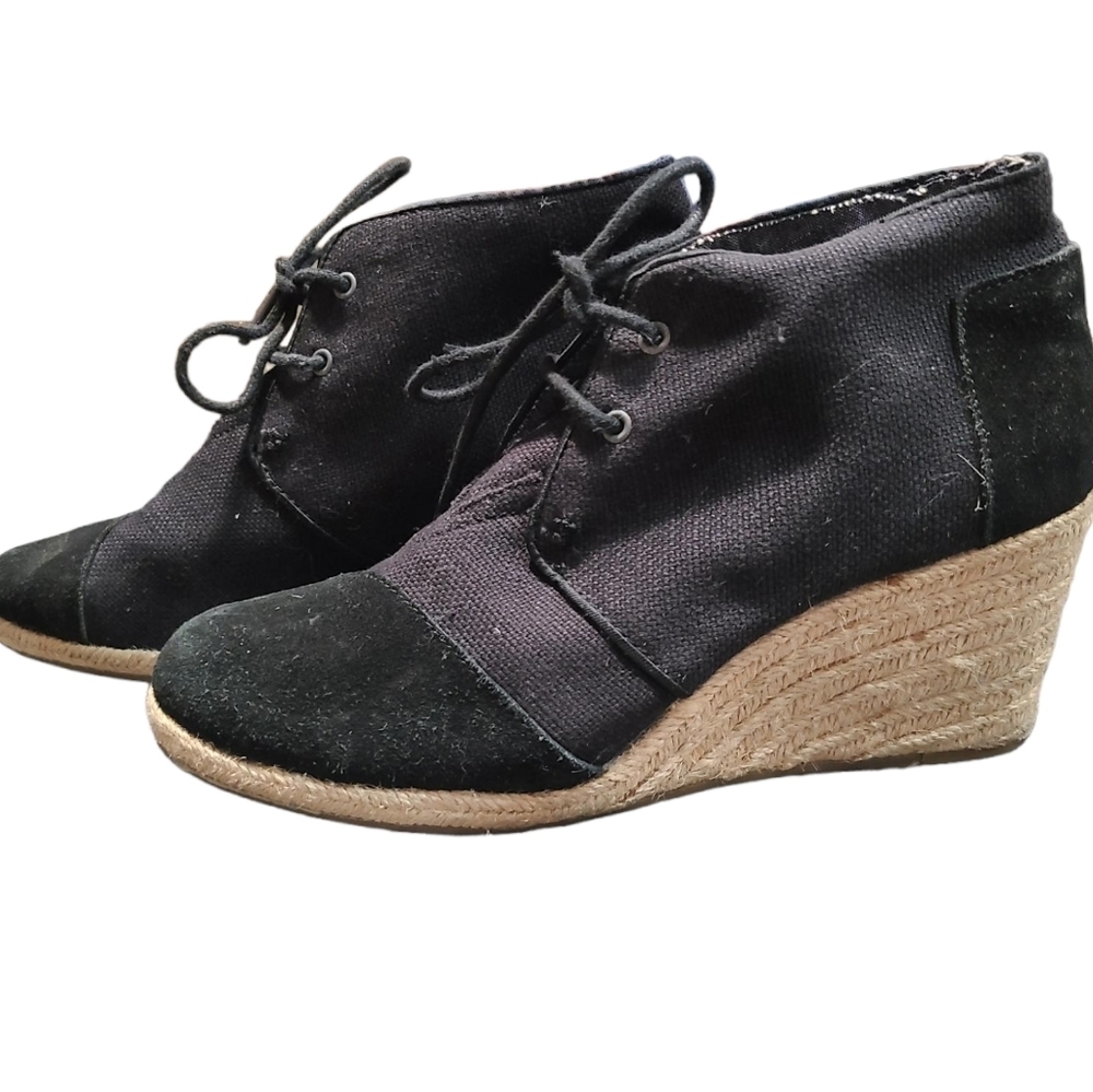 TOM'S black suede wedge tie heels 8.5
